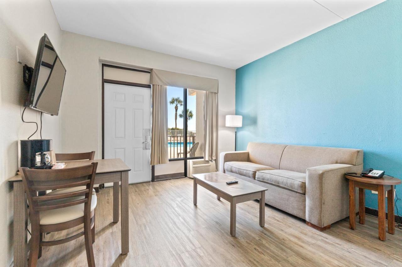 Ocean Crest Inn And Suites Myrtle Beach Room photo